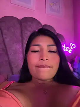 Pocahontascute_33 webcam