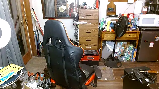 tongueispowerr6d9 webcam