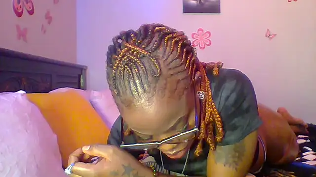 Petite_254 webcam