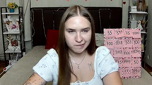 LauraHlot webcam