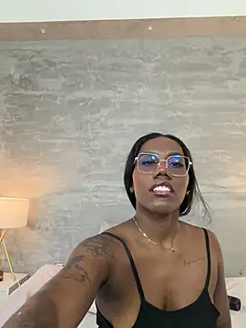 Alaia_Colins webcam