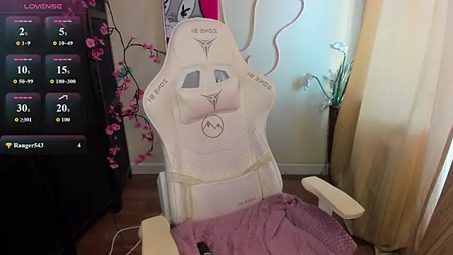 EvelinaLuu webcam