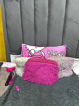 LonelyQueenxx25 webcam