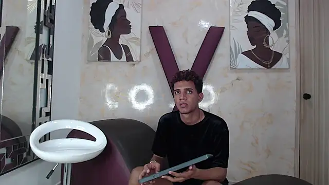VERY_HOT_GUYS webcam