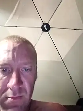 Letmepleaseyoubb webcam