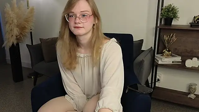 SensualKiraa webcam