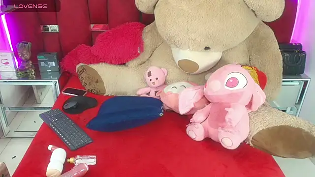 Bigass_GinnaDoll webcam