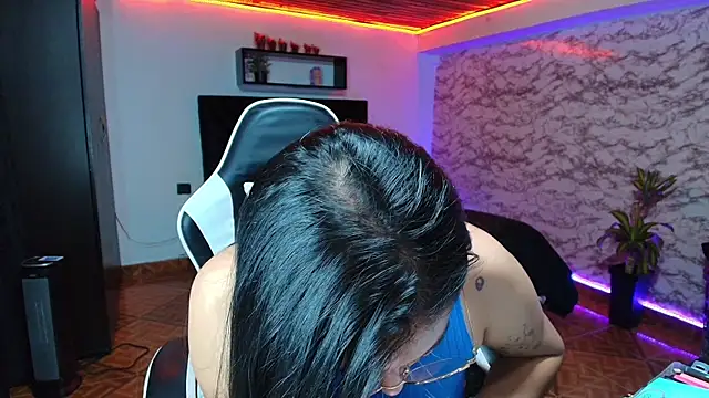 Camila_IRoose webcam