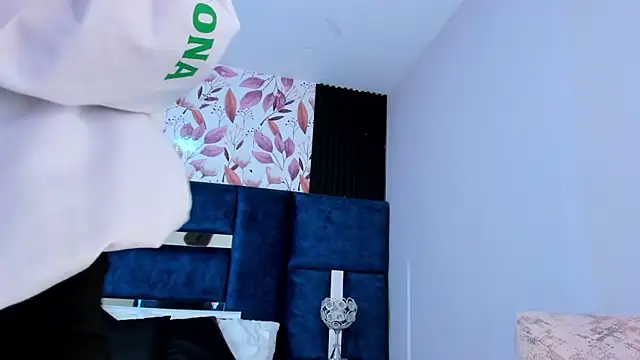 AmmyJones_ webcam