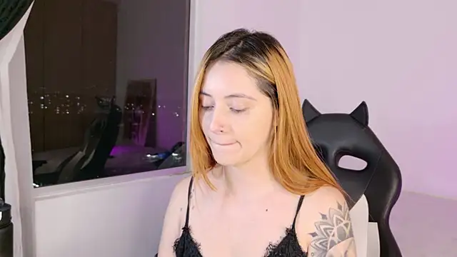 annie_mora webcam