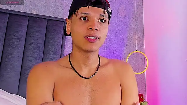 Alejandroo_Montenegro webcam
