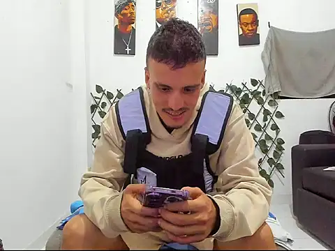 Latins_Boss webcam