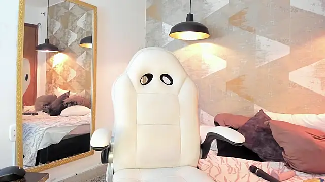 LalilaBrunettee webcam