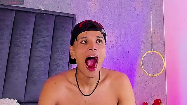Alejandroo_Montenegro webcam