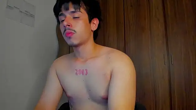 Maximo_Miller webcam