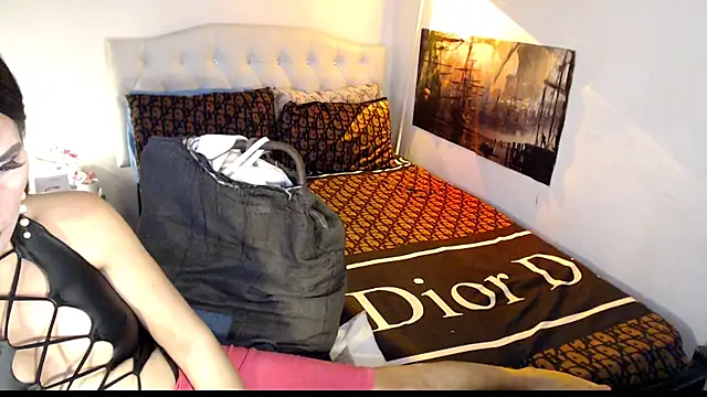 NinaDOM4CUM webcam