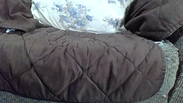 Jbsklxz67 live cam on StripChat