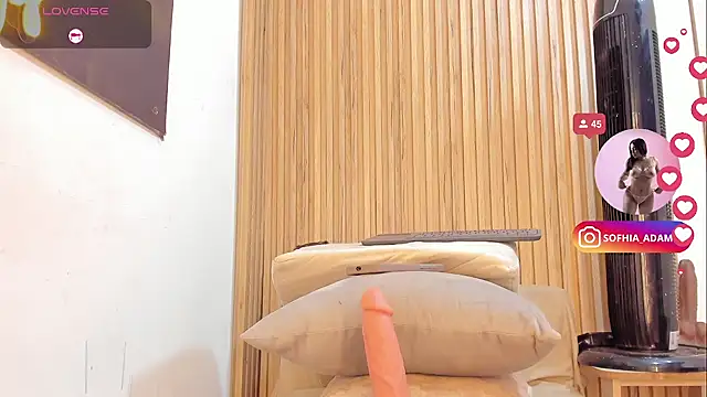 sofhiaa_adaams webcam