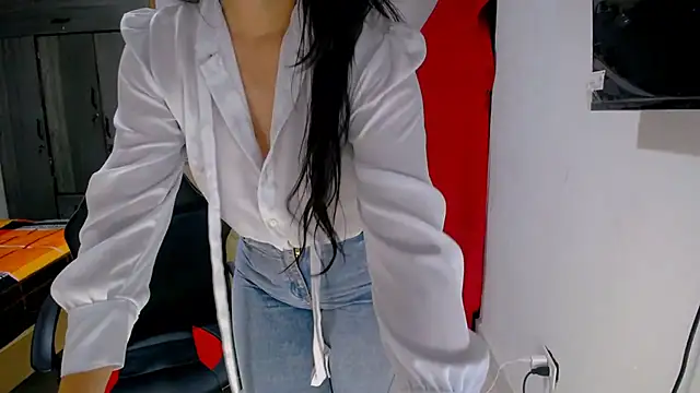 BitterMomXxx webcam