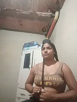Giselabrunette25 webcam