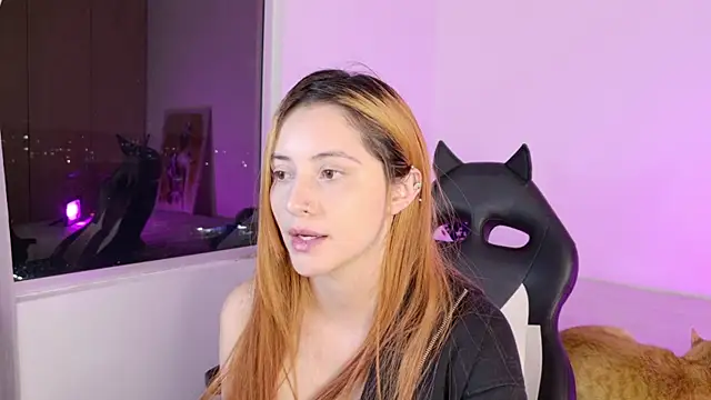 annie_mora webcam