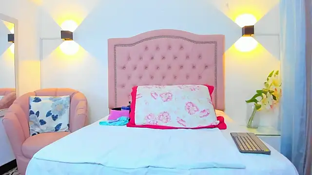 JulieeHabubu webcam
