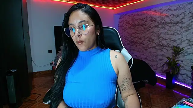 Camila_IRoose webcam