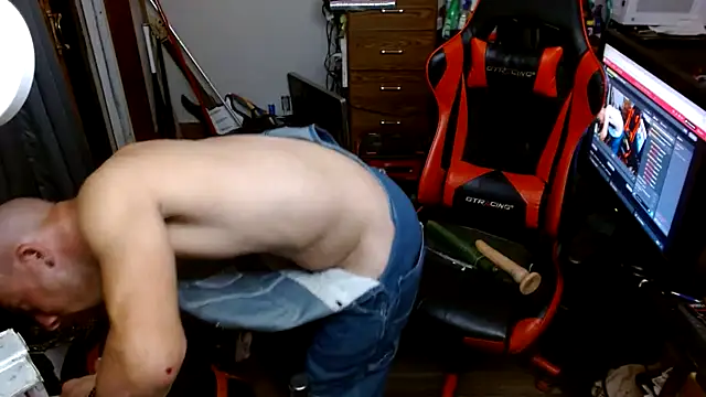 tongueispowerr6d9 webcam