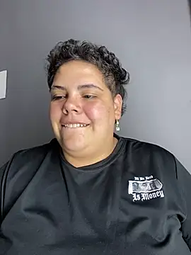 Hailey_Curvy webcam