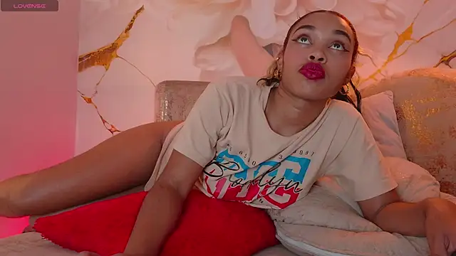 bella_moonlight_cr webcam