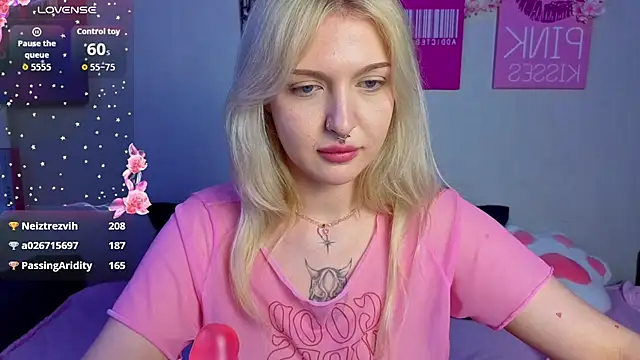 BlondieSummer webcam