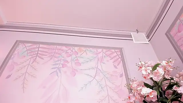 Miabloom19_ webcam