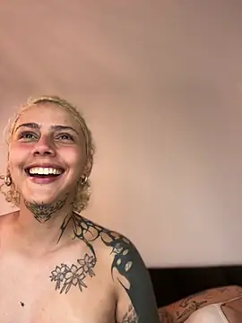 Velvet1_ webcam