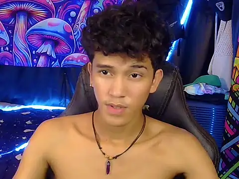 hugekenbigcock webcam