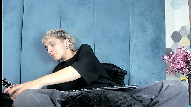 Megan_Thompson_ webcam