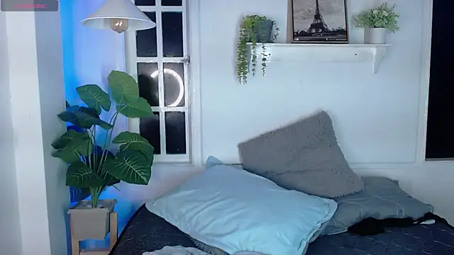 emma_cut3_ webcam