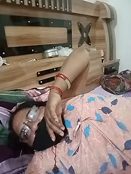Menka_cut34 webcam