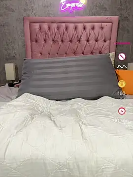 VixenRoyaleX webcam