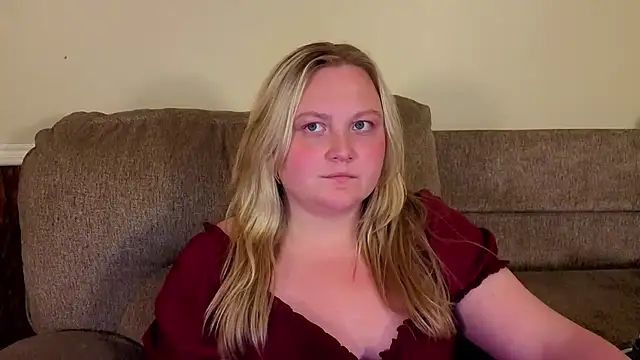 PhatAssBlond webcam