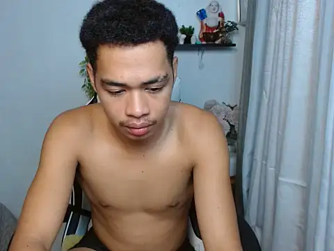 curlyasian_njxx webcam