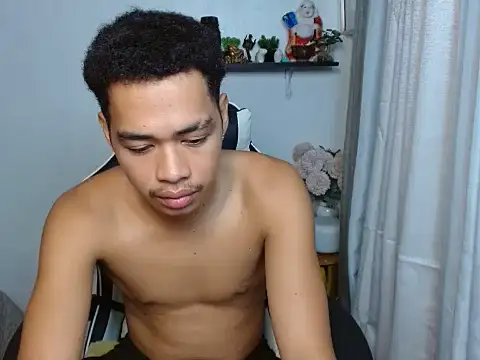 curlyasian_njxx webcam