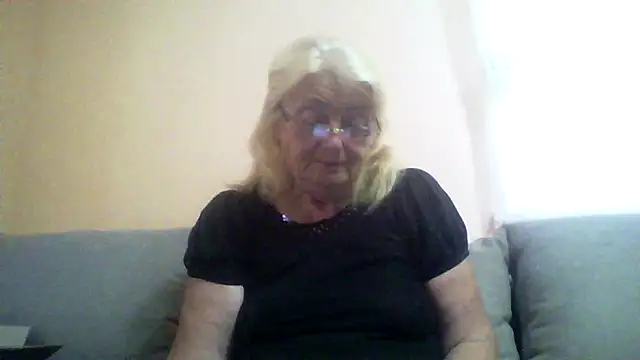 AmyLove353 webcam