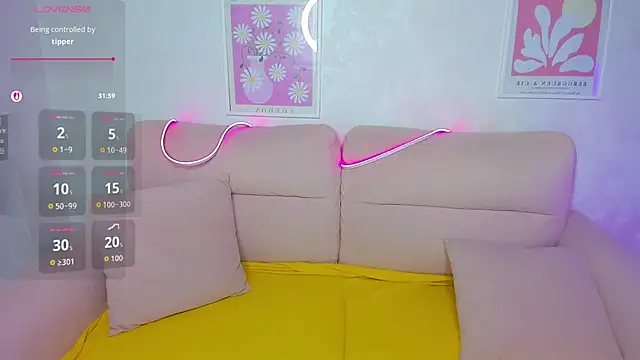 Alexa_temptress live cam on StripChat