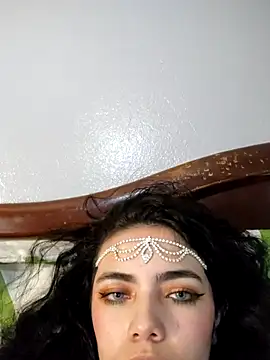 laura_mon webcam
