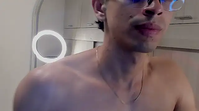 Mheysam_Youngerx webcam