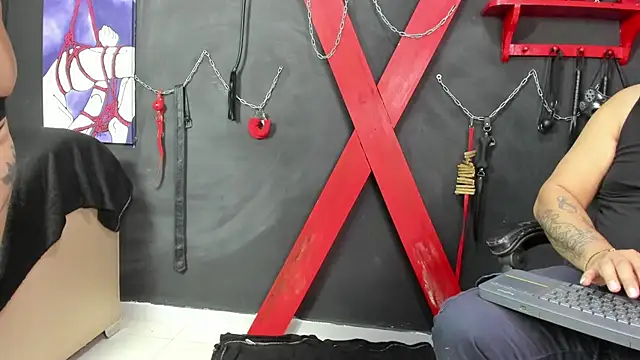 Dark_CoupleKs webcam