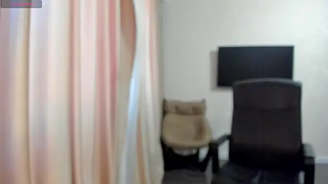 Malikaa11 live cam on StripChat