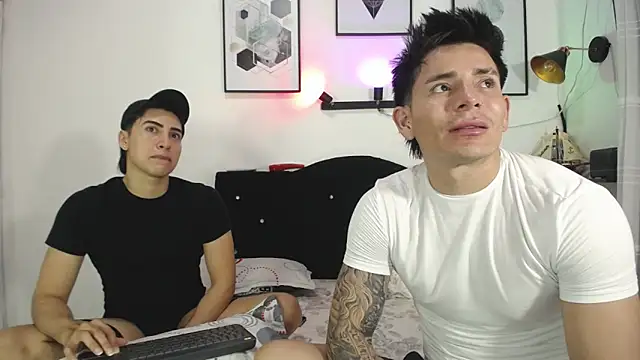 Thomas_and_lyan webcam