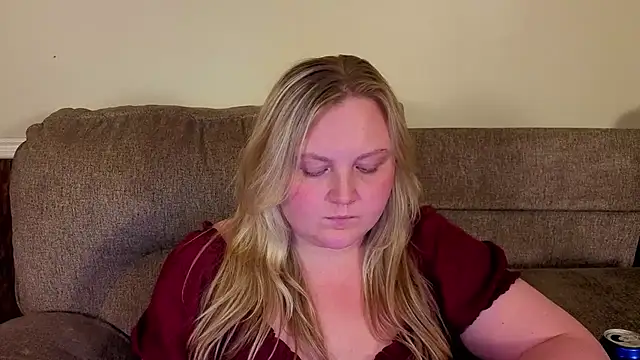 PhatAssBlond webcam