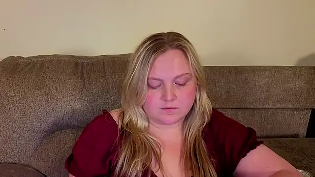 PhatAssBlond webcam